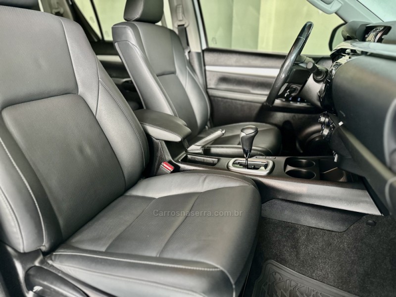 HILUX 2.8 SRX PLUS 4X4 CD TURBO DIESEL 4P AUTOMÁTICO - 2024 - NOVO HAMBURGO