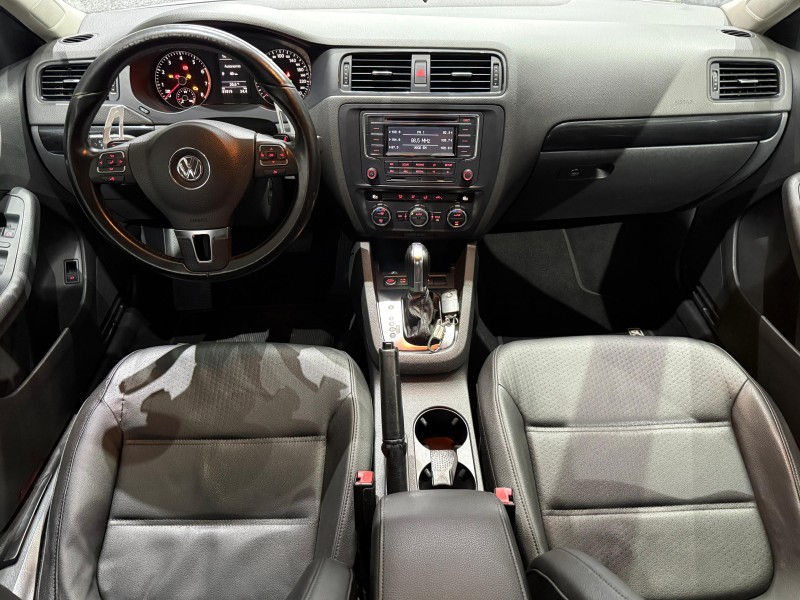 JETTA 2.0 COMFORTLINE FLEX 4P TIPTRONIC - 2013 - FARROUPILHA
