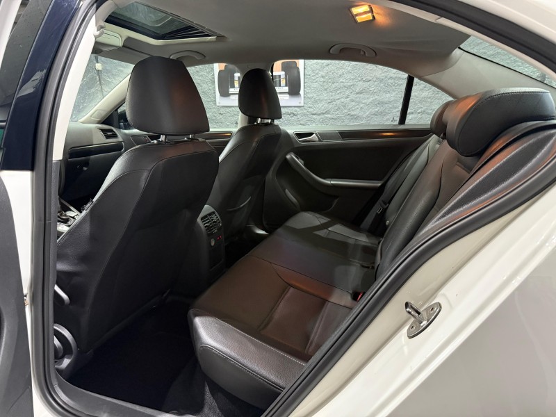 JETTA 2.0 COMFORTLINE FLEX 4P TIPTRONIC - 2013 - FARROUPILHA