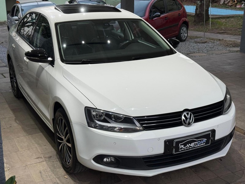 JETTA 2.0 COMFORTLINE FLEX 4P TIPTRONIC - 2013 - FARROUPILHA