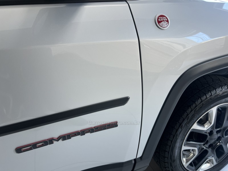 COMPASS 2.0 16V DIESEL TRAILHAWK 4X4 AUTOMÁTICO - 2017 - BENTO GONçALVES