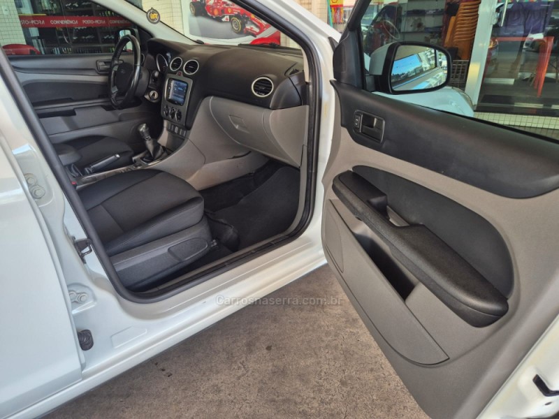 FOCUS 1.6 SE PLUS 16V FLEX 4P MANUAL - 2012 - ANTôNIO PRADO