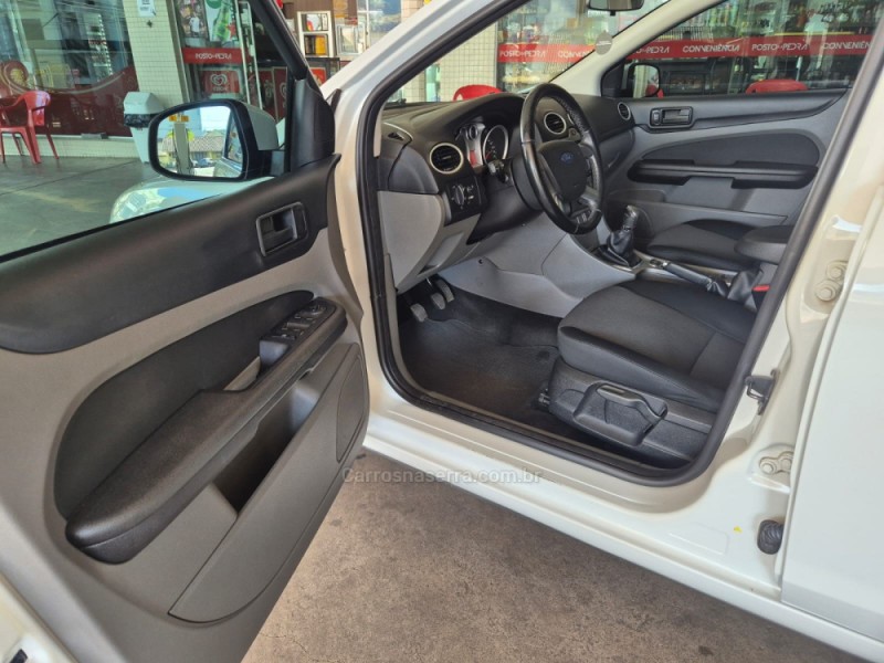 FOCUS 1.6 SE PLUS 16V FLEX 4P MANUAL - 2012 - ANTôNIO PRADO