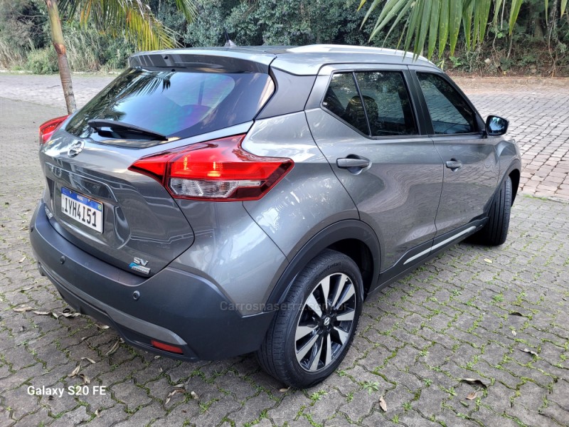 KICKS 1.6 16V FLEX SV 4P XTRONIC - 2018 - NOVA PRATA