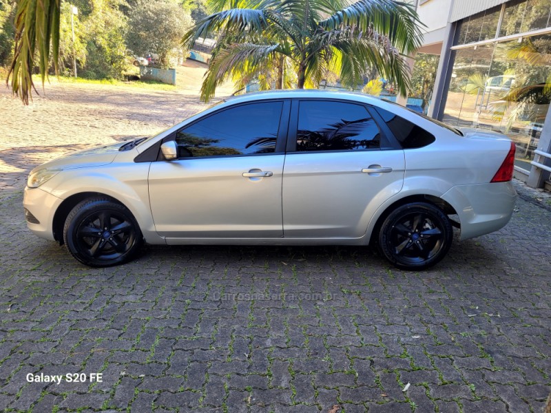 FOCUS 2.0 GLX SEDAN 16V GASOLINA 4P MANUAL - 2011 - NOVA PRATA