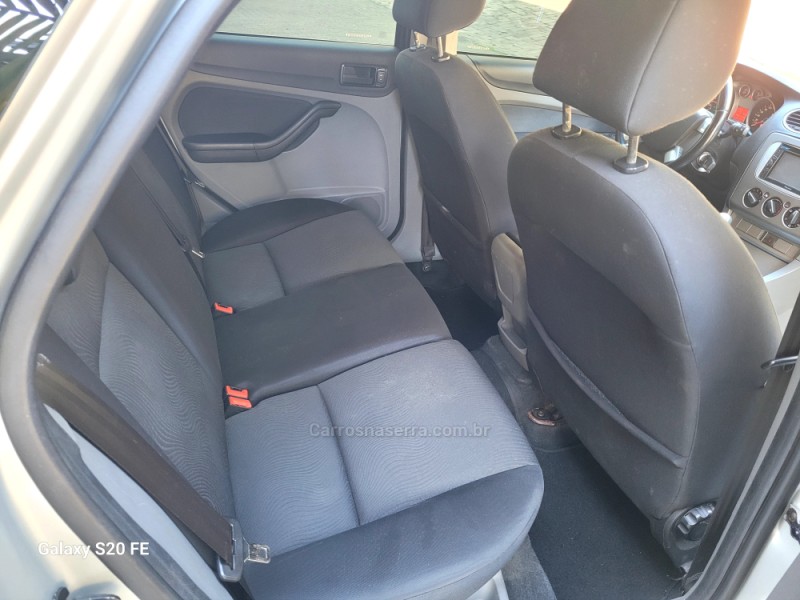 FOCUS 2.0 GLX SEDAN 16V GASOLINA 4P MANUAL - 2011 - NOVA PRATA