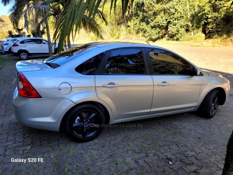 FOCUS 2.0 GLX SEDAN 16V GASOLINA 4P MANUAL - 2011 - NOVA PRATA