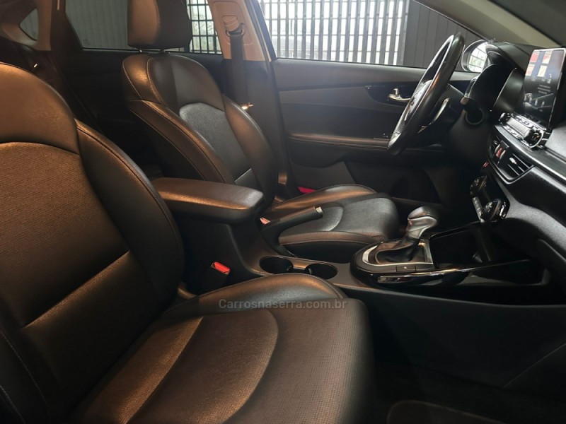 CERATO 2.0 SX 16V FLEX 4P AUTOMÁTICO - 2022 - NOVO HAMBURGO
