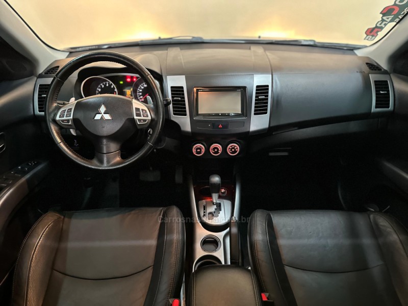 OUTLANDER 2.0 COMFORT 16V GASOLINA 4P AUTOMÁTICO - 2013 - NOVO HAMBURGO