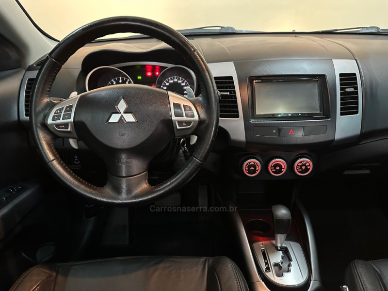 OUTLANDER 2.0 COMFORT 16V GASOLINA 4P AUTOMÁTICO - 2013 - NOVO HAMBURGO