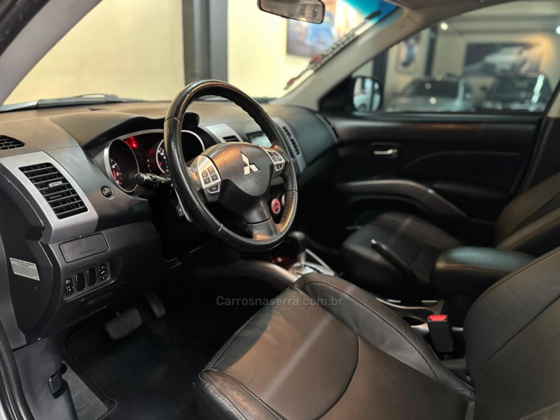 OUTLANDER 2.0 COMFORT 16V GASOLINA 4P AUTOMÁTICO - 2013 - NOVO HAMBURGO