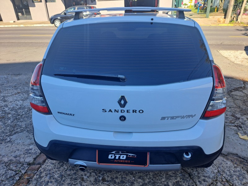 SANDERO 1.6 STEPWAY 8V FLEX 4P MANUAL - 2014 - FARROUPILHA
