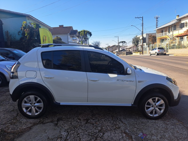 SANDERO 1.6 STEPWAY 8V FLEX 4P MANUAL - 2014 - FARROUPILHA