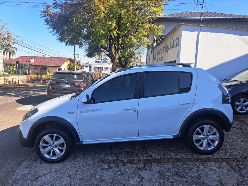 SANDERO 1.6 STEPWAY 8V FLEX 4P MANUAL - 2014 - FARROUPILHA