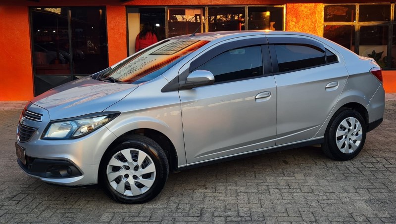 PRISMA 1.4 MPFI LT 8V FLEX 4P MANUAL - 2013 - CANELA