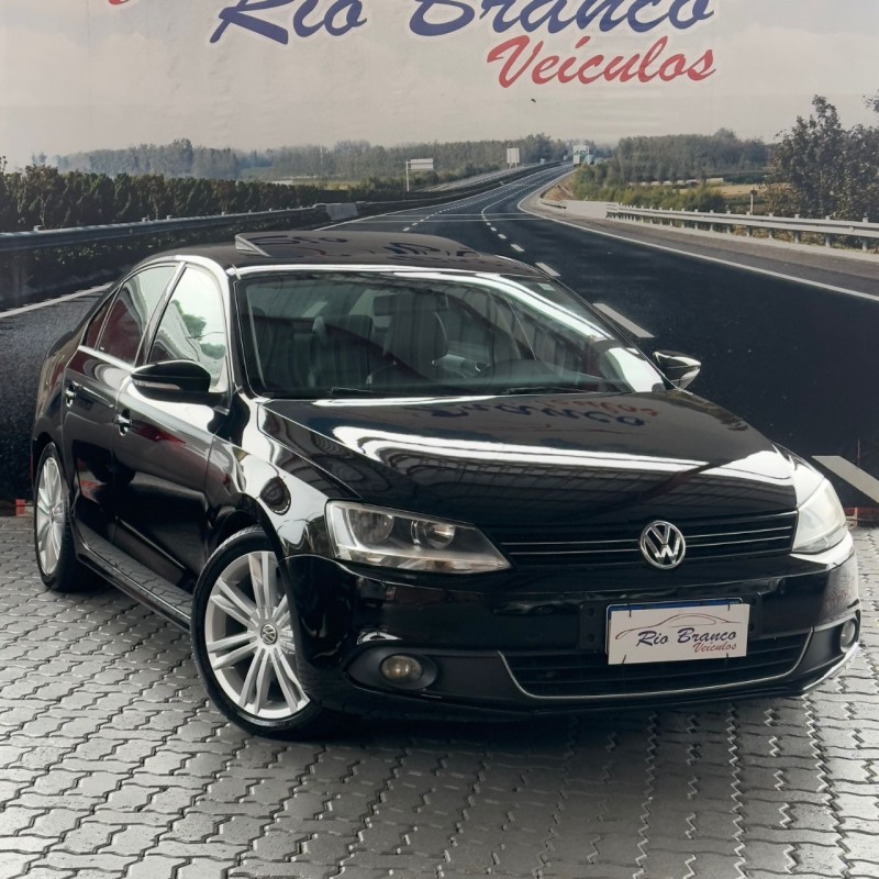 JETTA 2.0 TSI HIGHLINE 200CV GASOLINA 4P TIPTRONIC - 2011 - CAXIAS DO SUL