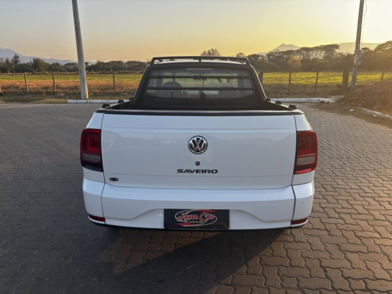 SAVEIRO 1.6 MI TRENDLINE CE 8V FLEX 2P MANUAL - 2017 - CANDELáRIA