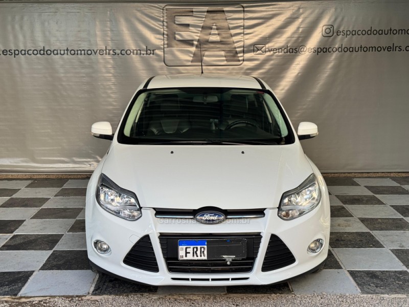 FOCUS 2.0 SE 16V FLEX 4P AUTOMÁTICO - 2015 - NOVA PRATA