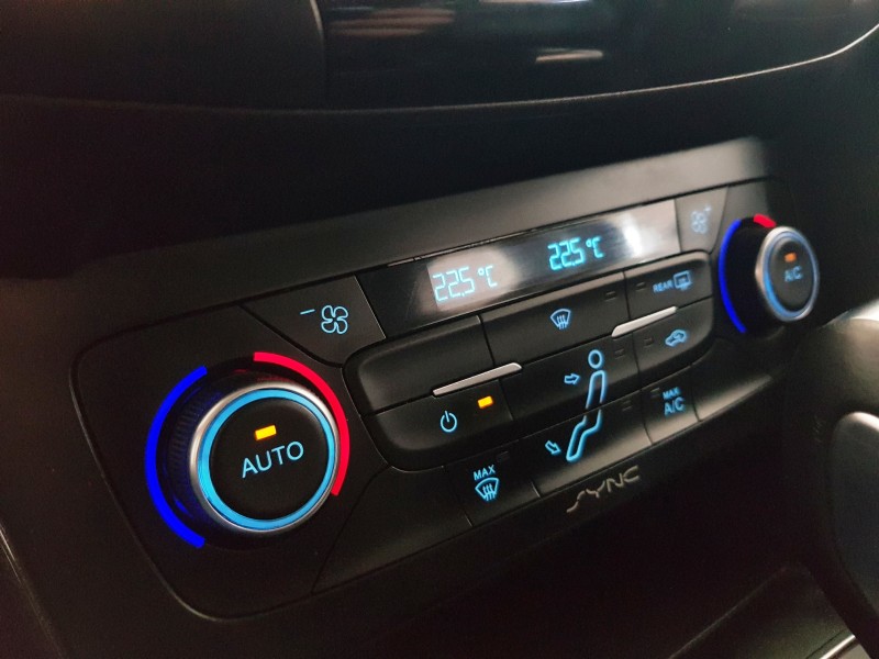 FOCUS 2.0 TITANIUM HATCH 16V FLEX 4P AUTOMÁTICO - 2016 - CAXIAS DO SUL