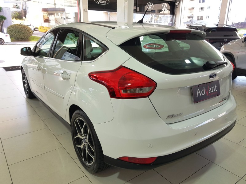 FOCUS 2.0 TITANIUM HATCH 16V FLEX 4P AUTOMÁTICO - 2016 - CAXIAS DO SUL