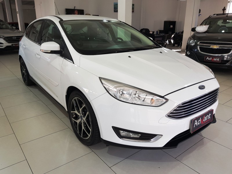FOCUS 2.0 TITANIUM HATCH 16V FLEX 4P AUTOMÁTICO - 2016 - CAXIAS DO SUL