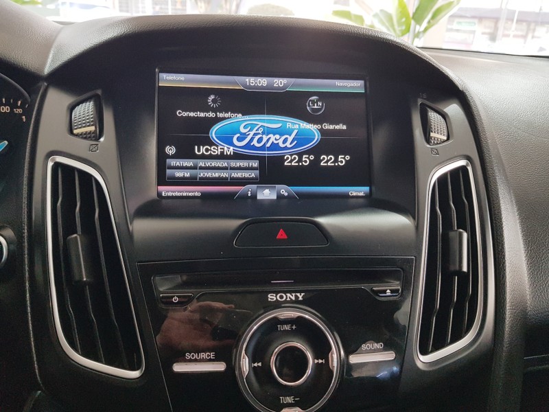 FOCUS 2.0 TITANIUM HATCH 16V FLEX 4P AUTOMÁTICO - 2016 - CAXIAS DO SUL