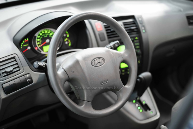 TUCSON 2.0 MPFI GLS BASE 16V 143CV 2WD FLEX 4P AUTOMÁTICO - 2011 - PORTO ALEGRE