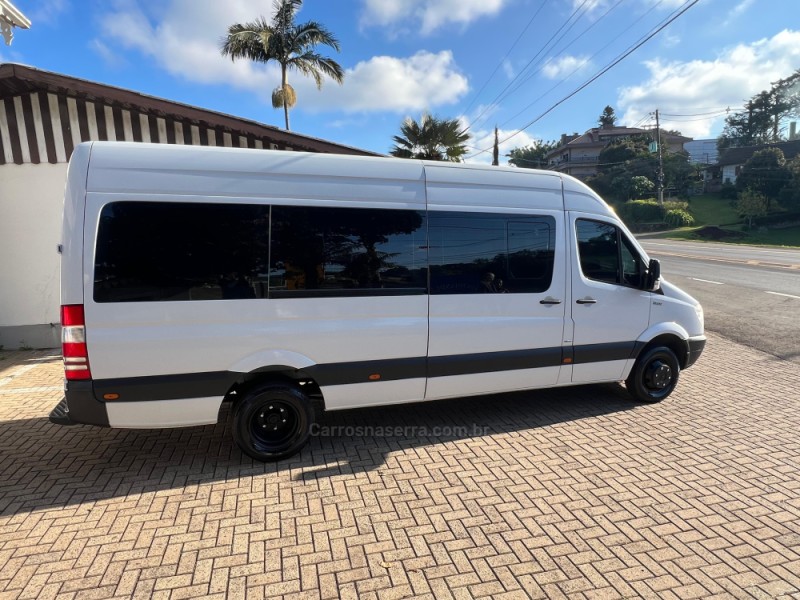 SPRINTER 2.2 515 CDI VAN 18 LUGARES TETO ALTO 16V BI-TURBO DIESEL MANUAL - 2013 - NOVA PETRóPOLIS