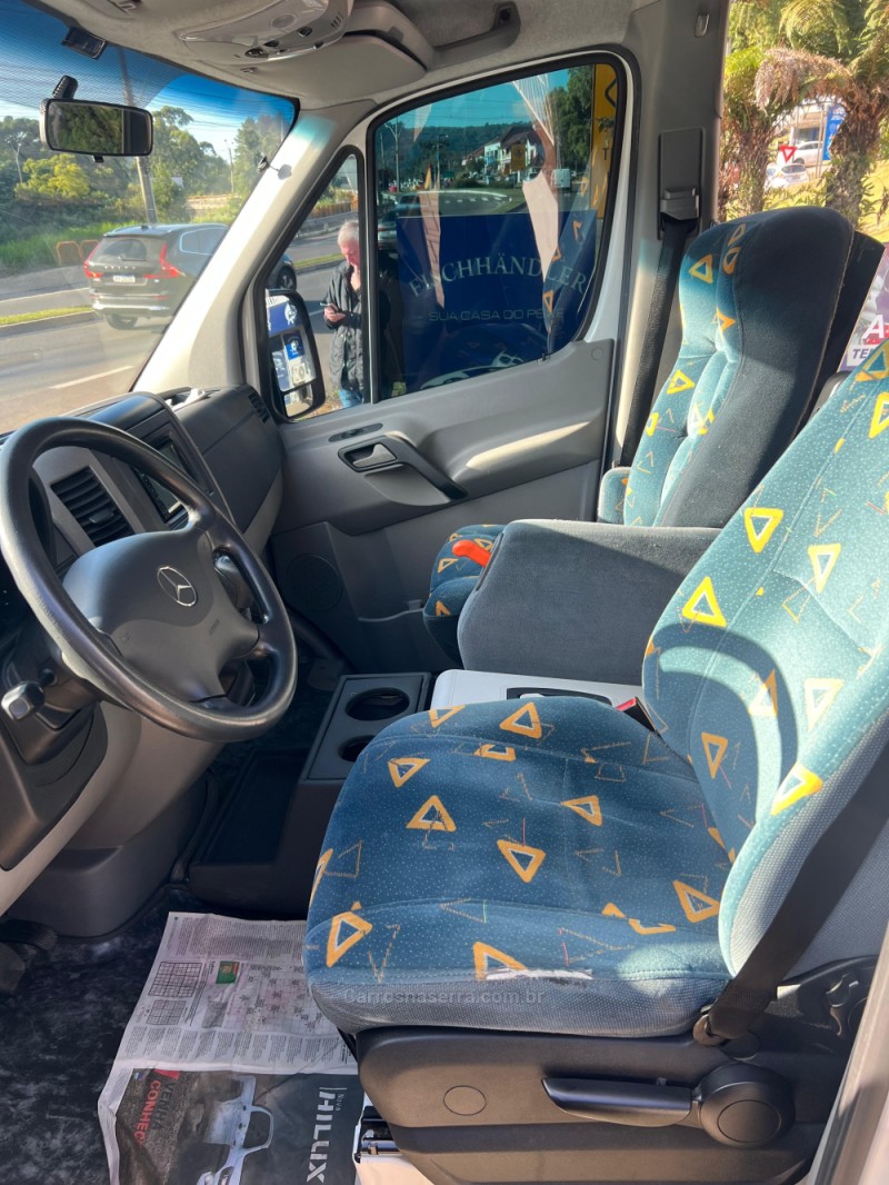 SPRINTER 2.2 515 CDI VAN 18 LUGARES TETO ALTO 16V BI-TURBO DIESEL MANUAL - 2013 - NOVA PETRóPOLIS