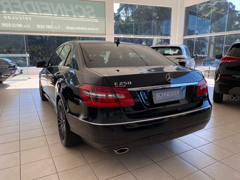 E 250 1.8 CGI AVANTGARDE 16V GASOLINA 4P AUTOMÁTICO - 2011 - NOVA PETRóPOLIS