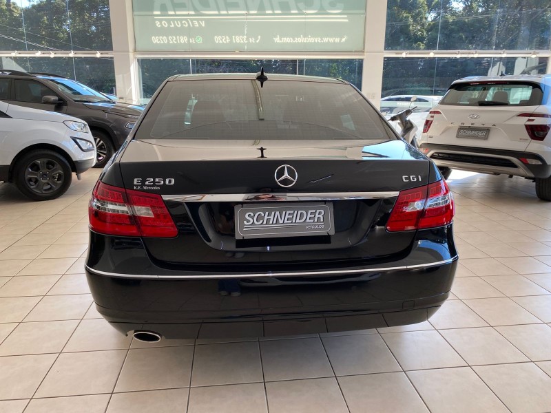 E 250 1.8 CGI AVANTGARDE 16V GASOLINA 4P AUTOMÁTICO - 2011 - NOVA PETRóPOLIS