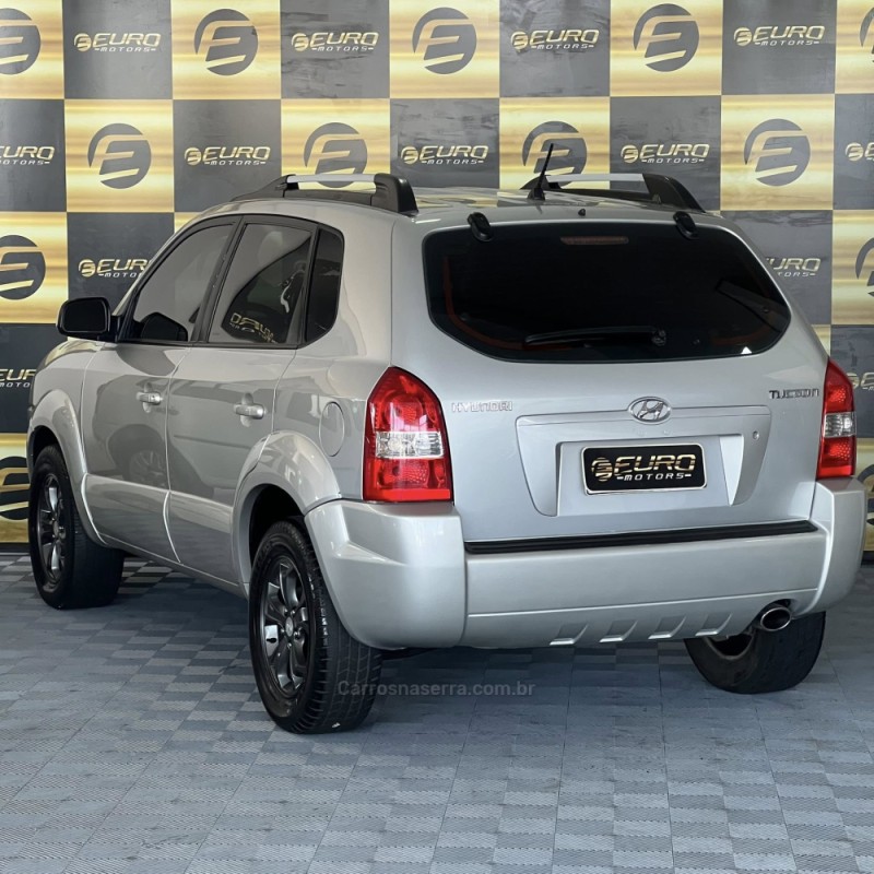 TUCSON 2.0 MPFI GL 16V 142CV 2WD GASOLINA 4P MANUAL - 2007 - PORTãO