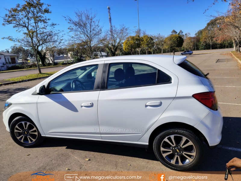 ONIX 1.4 MPFI LTZ 8V FLEX 4P MANUAL - 2015 - BENTO GONçALVES