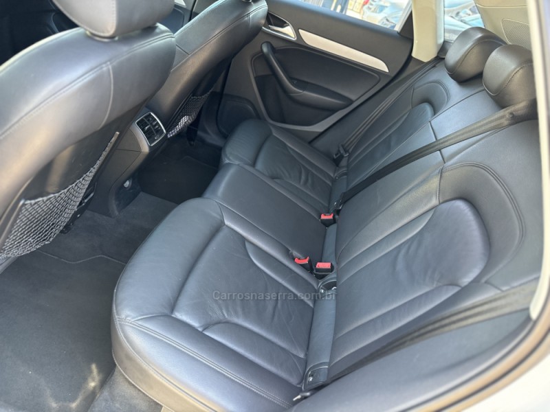 Q3 2.0 TFSI AMBIENTE QUATTRO 4P GASOLINA S TRONIC - 2014 - NOVA PRATA
