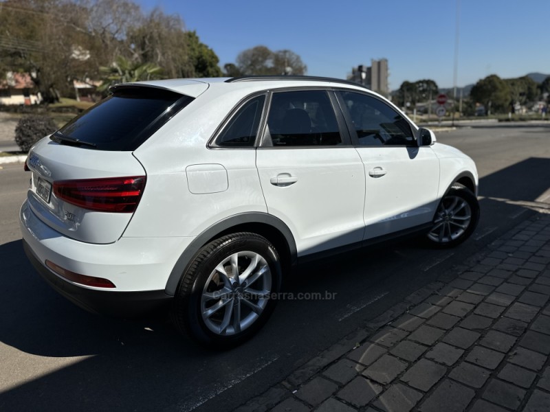 Q3 2.0 TFSI AMBIENTE QUATTRO 4P GASOLINA S TRONIC - 2014 - NOVA PRATA