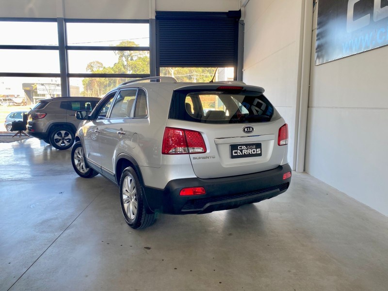 SORENTO 2.4 EX2 4X2 16V GASOLINA 4P AUTOMÁTICO - 2011 - LAJEADO