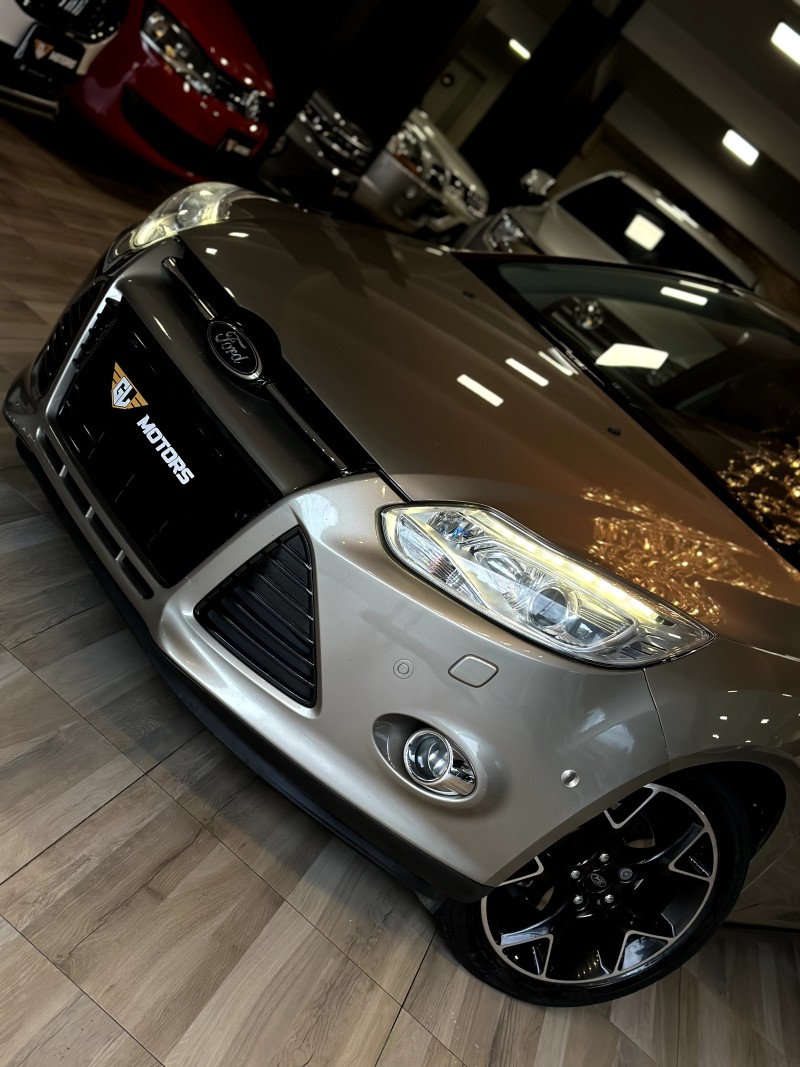 FOCUS 2.0 TITANIUM PLUS HATCH 16V FLEX 4P AUTO - 2015 - CAXIAS DO SUL
