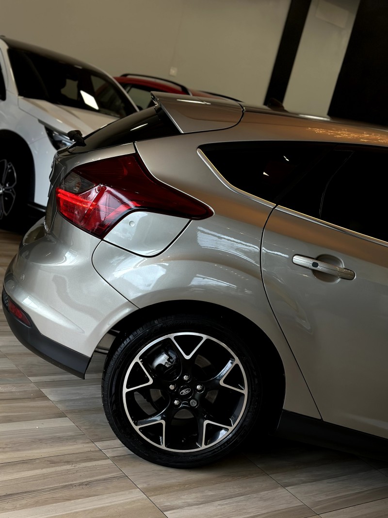 FOCUS 2.0 TITANIUM PLUS HATCH 16V FLEX 4P AUTO - 2015 - CAXIAS DO SUL