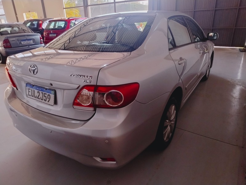 COROLLA 1.8 XLI 16V FLEX 4P AUTOMÁTICO - 2012 - SãO SEBASTIãO DO CAí