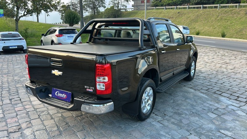 S10 2.4 LTZ 4X2 CD 8V FLEX 4P MANUAL - 2014 - FARROUPILHA