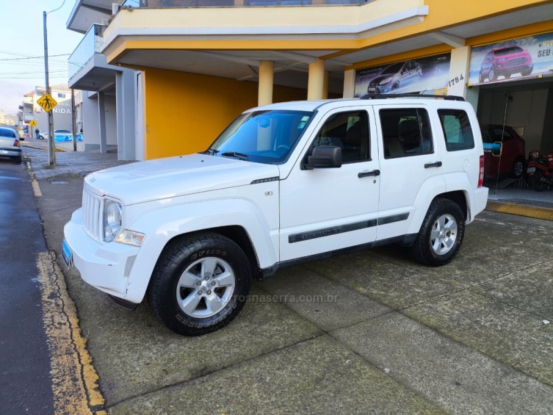 CHEROKEE 3.7 SPORT 4X4 V6 12V GASOLINA 4P AUTOMÁTICO - 2012 - GUAPORé