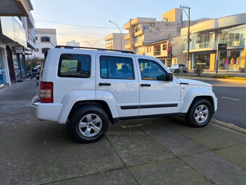 CHEROKEE 3.7 SPORT 4X4 V6 12V GASOLINA 4P AUTOMÁTICO - 2012 - GUAPORé