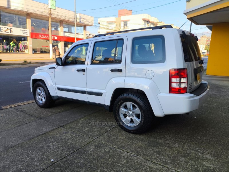 CHEROKEE 3.7 SPORT 4X4 V6 12V GASOLINA 4P AUTOMÁTICO - 2012 - GUAPORé