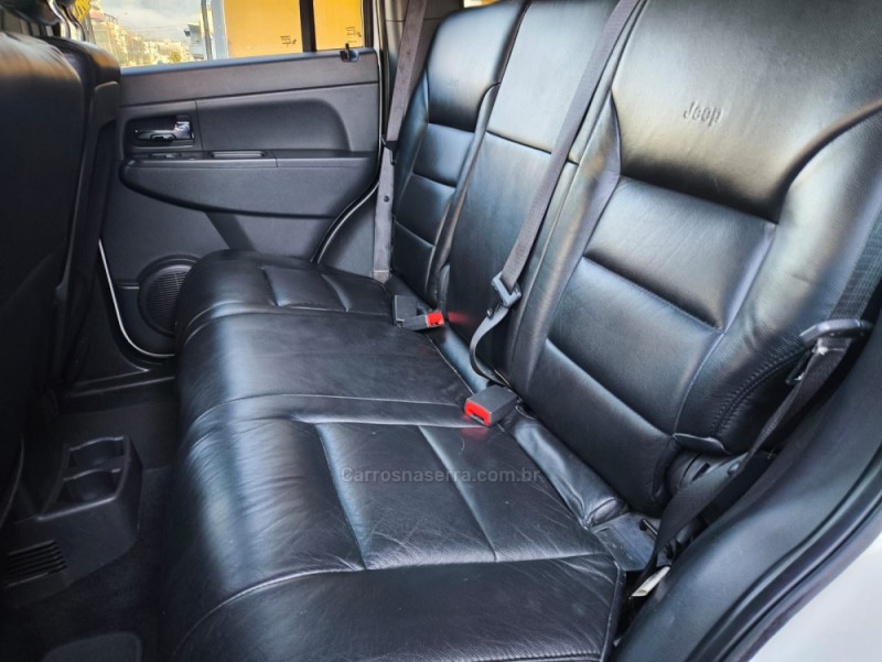 CHEROKEE 3.7 SPORT 4X4 V6 12V GASOLINA 4P AUTOMÁTICO - 2012 - GUAPORé