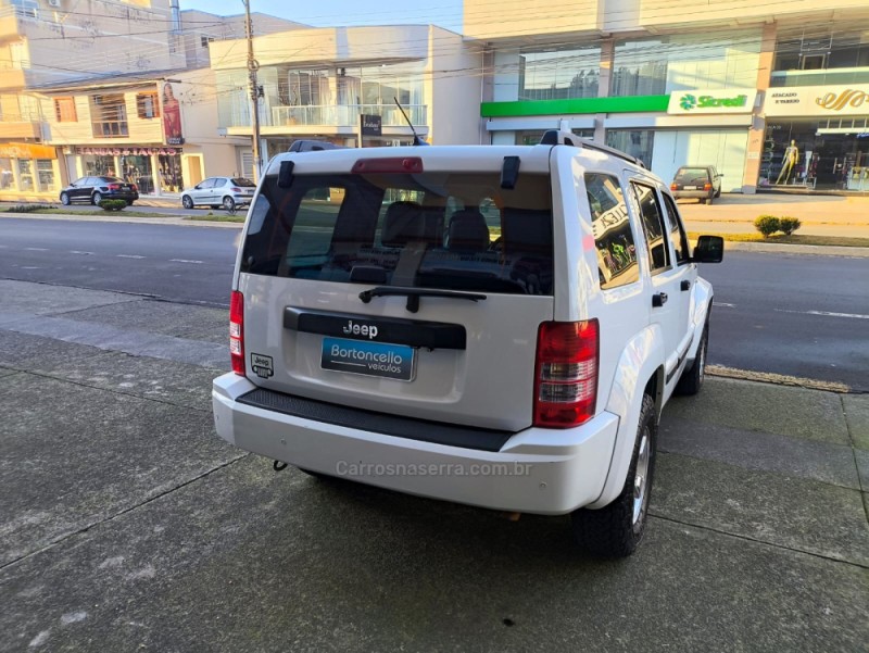 CHEROKEE 3.7 SPORT 4X4 V6 12V GASOLINA 4P AUTOMÁTICO - 2012 - GUAPORé