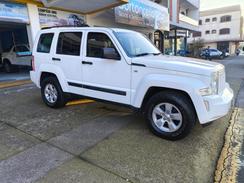 CHEROKEE 3.7 SPORT 4X4 V6 12V GASOLINA 4P AUTOMÁTICO - 2012 - GUAPORé