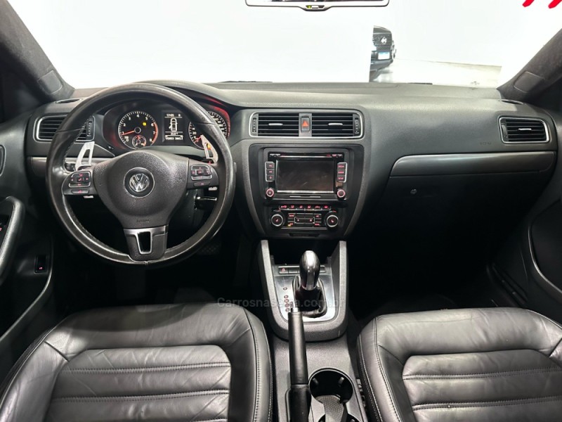 JETTA 2.0 TSI DSG HIGHLINE 200CV GASOLINA 4P AUTOMÁTICO - 2011 - CAXIAS DO SUL