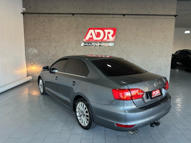 JETTA 2.0 TSI DSG HIGHLINE 200CV GASOLINA 4P AUTOMÁTICO - 2011 - CAXIAS DO SUL