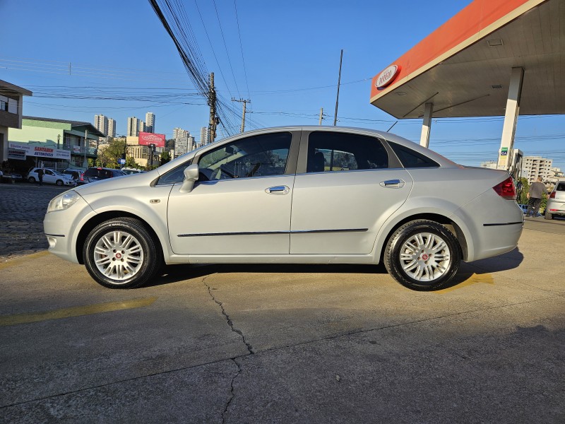 LINEA 1.8 LX 16V FLEX 4P MANUAL - 2011 - CAXIAS DO SUL