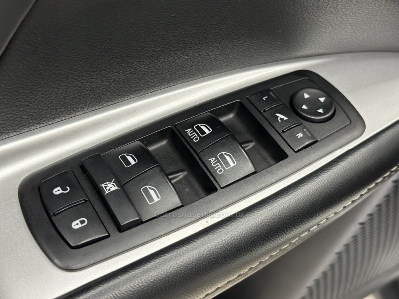 JOURNEY 3.6 RT V6 GASOLINA 4P AUTOMÁTICO - 2013 - SANTA CRUZ DO SUL